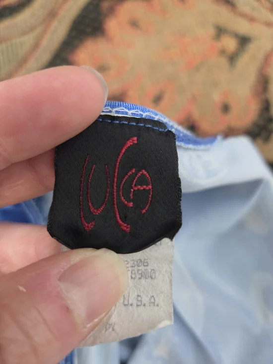 Y2K Blue Paisley Halter Top w/ Keyhole Detail Size Medium - Picture 7 of 8